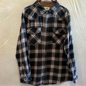 Legendary Whitetails Flannel men’s xl tall, 100% cotton. Heavy Flannel.